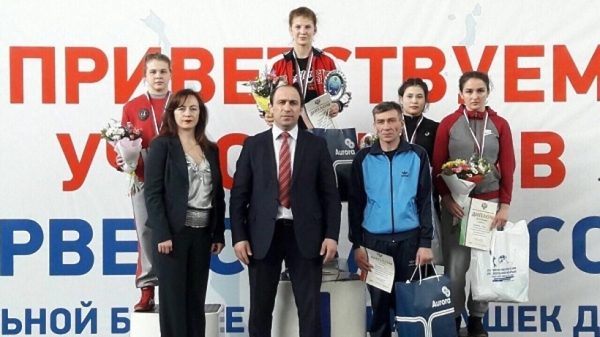 Подмосковные спортсменки выиграли серебро на первенстве РФ по вольной борьбе<span id=