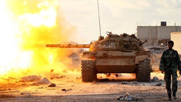 Ливийская армия ведет бои за авиабазу на юге страны, сообщили СМИ
