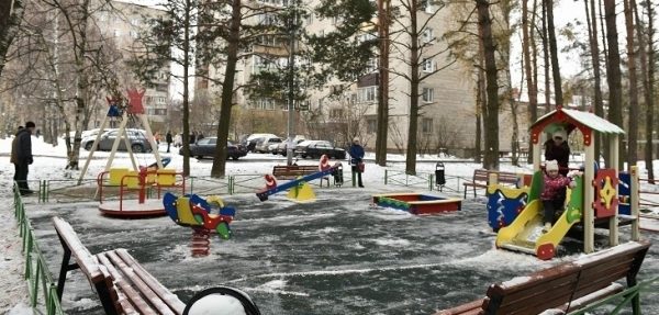 Круглый стол Мособлдумы: В 2017 году в Подмосковье будут отремонтированы 773 дворовые территории