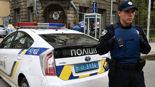 У мужчины в киевском метро изъяли арсенал ножей