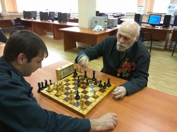 Первый чемпион  по шахматам среди пенсионеров ГУ ПФР №5