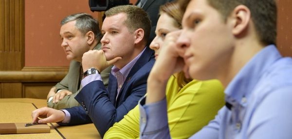 Мособлдуму посетили члены Молодежного парламента при Совете депутатов Мытищ