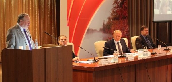 Депутаты Мособлдумы посетили занятие по социальной коммуникации в здании регпарламента
