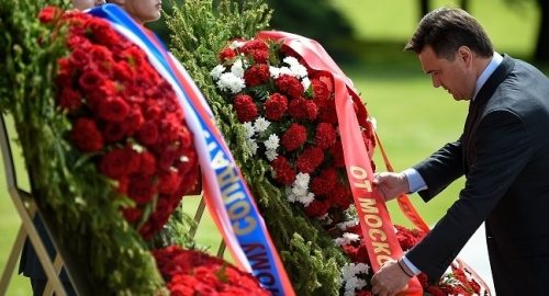 Депутаты Мособлдумы приняли участие в церемонии возложения венка к мемориалу «Могила Неизвестного Солдата»