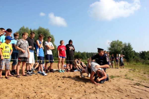 В Московской области проходит массовая акция «Научись плавать»  для детей 