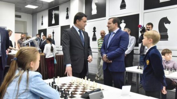 Губернатор посетил новый шахматный центр в Химках