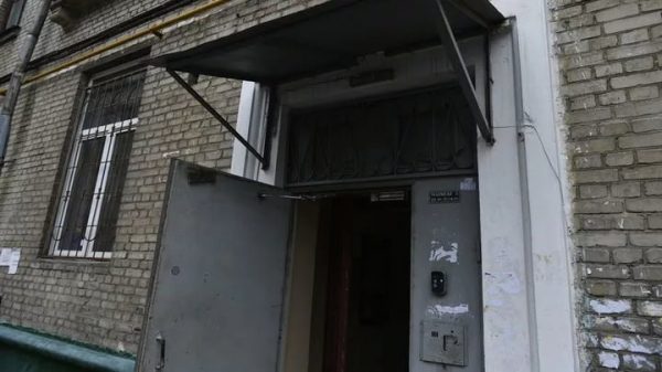 В Химках «исчезли» деньги на ремонт подъездов многоквартирного дома">  