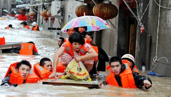 Наводнения в Китае унесли жизни 56 человек