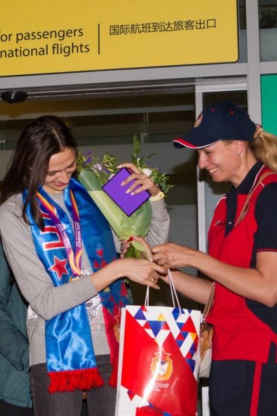 Двукратную чемпионку мира Ласицкене встретили в аэропорту после ЧМ в Лондоне