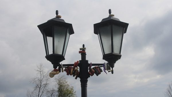 Новые фонари в городском парке Электрогорска подключили к электричеству
