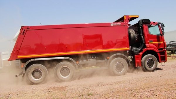 КАМАЗ отправит в ЮАР опытные образцы праворульных грузовиков