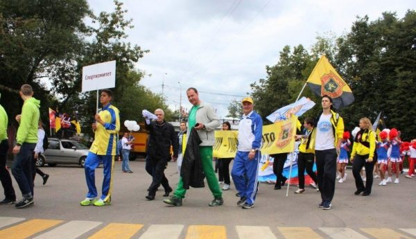 Спортивный актив округа принял участие в праздничном шествии