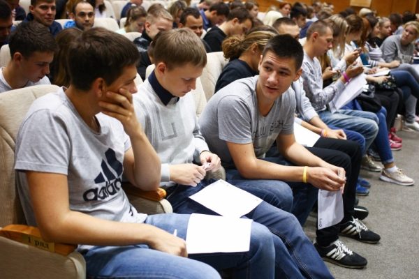 Молодежь из Подмосковья будет курировать иностранных студентов на всемирном фестивале в Сочи