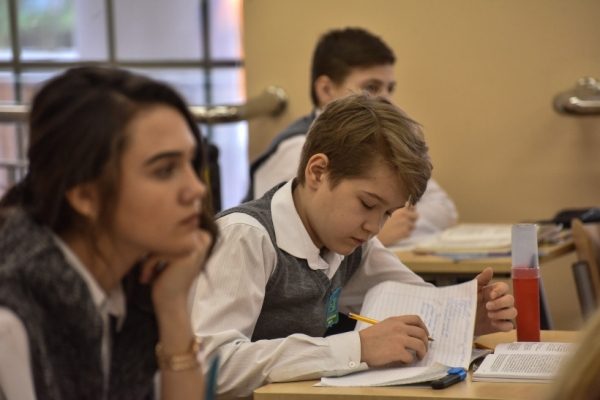 Иностранные школьники приехали для участия в форуме дебатов в Щелковском районе
