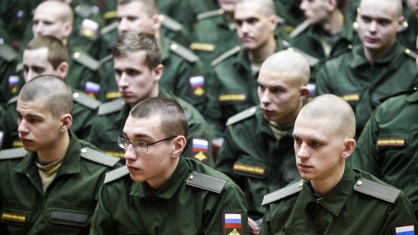 Порядка 30 юношей из Котельников призовут в армию в рамках осеннего призыва
