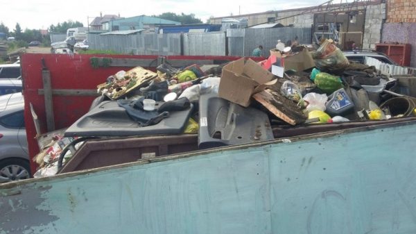 УК, которая несвоевременно вывозит мусор, выявили в ходе рейда в микрорайоне Подольска