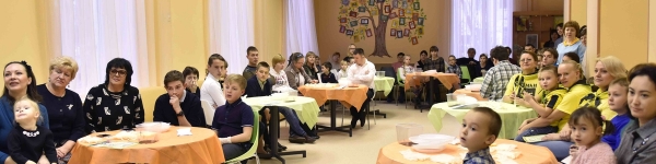 Шеф-повара России провели мастер-класс для воспитанников центра «Вера» 
 