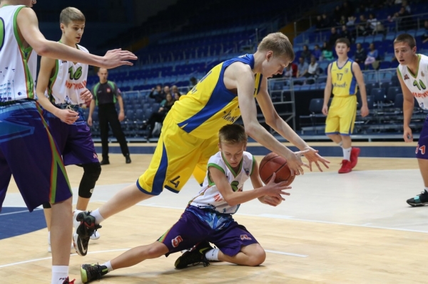 Выездные победы в Первенстве области по баскетболу
