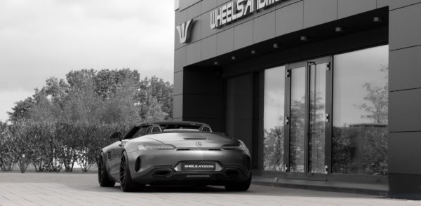 Ателье Wheelsandmore добавило мощи родстеру Mercedes-AMG GT C