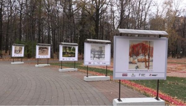 В парке Толстого в Химках открылась художественная выставка