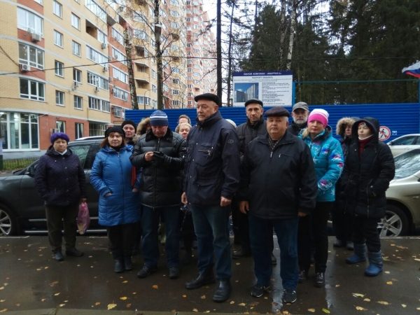 Химчане просят Воробьева вмешаться в их конфликт с городской администрацией">  