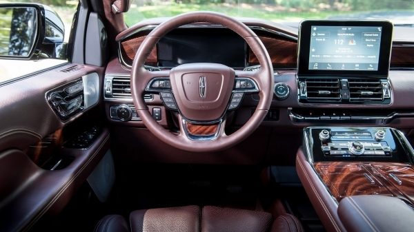Новый Lincoln Navigator 2018: названы цены