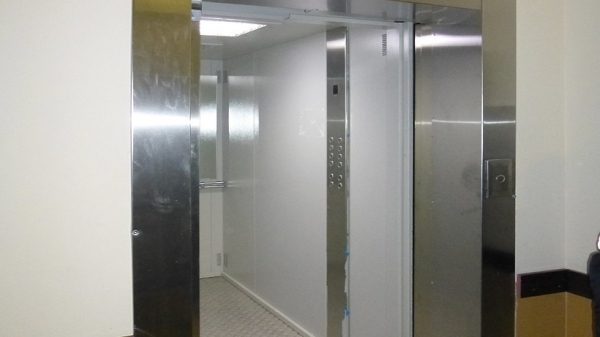 В домах Лыткарина до конца года запустят 17 новых лифтов