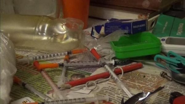 Полицейские ликвидировали наркопритон в жилом доме в Химках