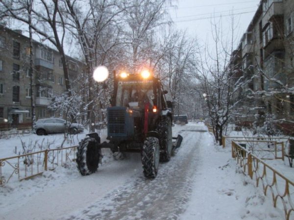 В Московской области коммунальная техника выведена на расчистку населенных пунктов от снега