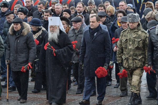 Депутаты Мособлдумы в составе подмосковной делегации возложили цветы к Могиле Неизвестного Солдата в Москве