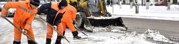 Коммунальщики Химок устраняют последствия снегопада 
 
