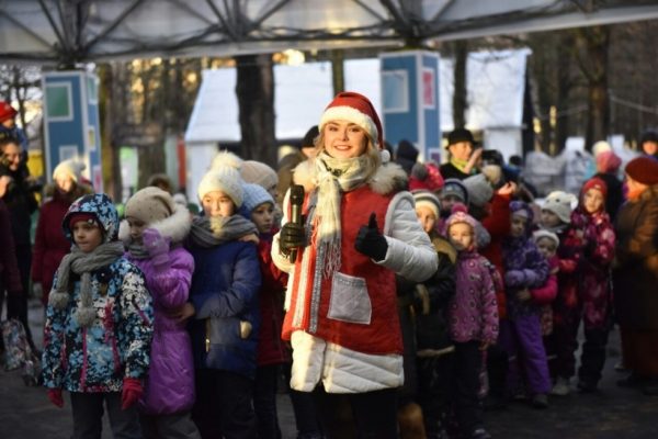 Около 2 тыс. жителей Химок участвовали в рождественских гуляньях