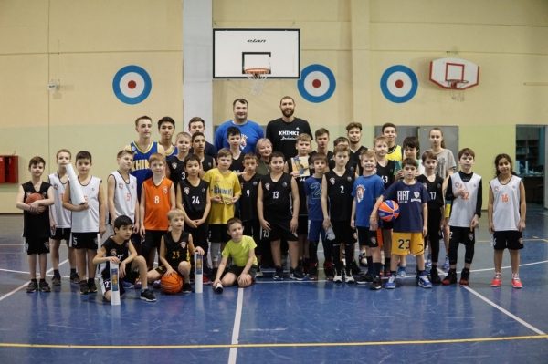 Баскетбольный клуб «Химки» провел мастер-класс для химкинских школьников