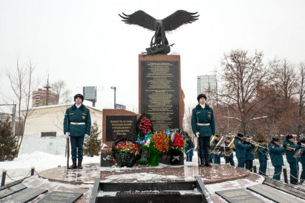 В Химках более 300 человек почтили память воинов-интернационалистов