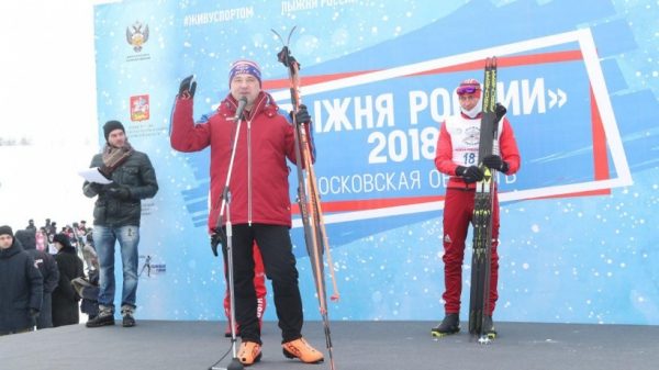 Губернатор принимает участие в гонке «Лыжня России» в Подмосковье
