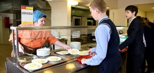 Олег Рожнов: Поставщики некачественных продуктов питания в школы попадут в «черный список» госзакупок