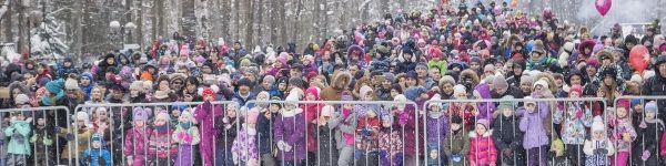 25 тысяч блинов и чемпионат по метанию валенок: в Химках проводили зиму
 