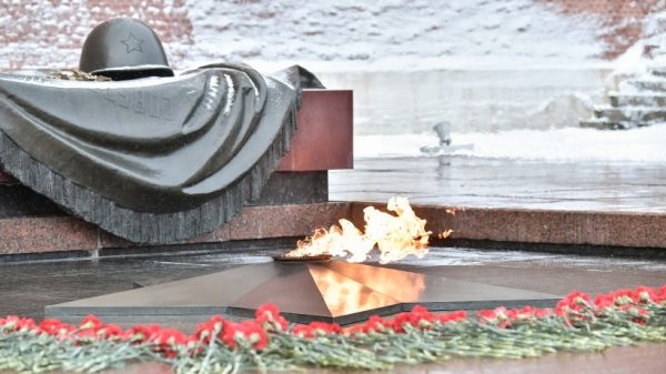 Подмосковная делегация возложит цветы к Могиле Неизвестного Солдата в Москве
