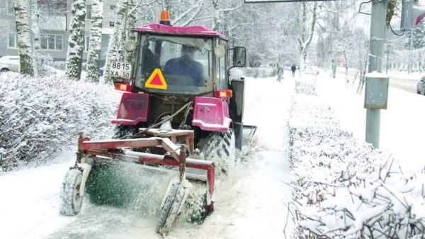 Около 40 единиц техники заняты на расчистке дорог городского округа Ступино от снега