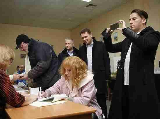 Алла Пугачева на выборах обратилась к президенту словами Воланда