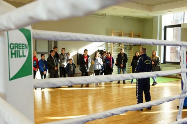 В Химках стартовали бесплатные занятия боксом для детей из малообеспеченных семей