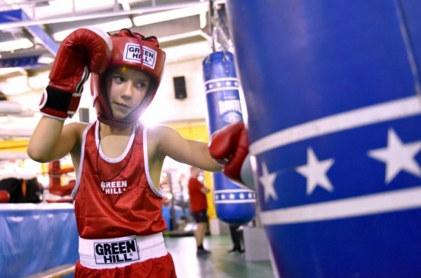 40 трудных подростков бесплатно обучат боксу в Химках
