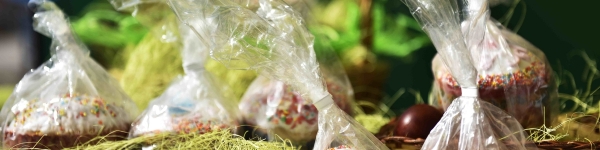 На ярмарке в Химках жителям дарят куличи и яйца
 
