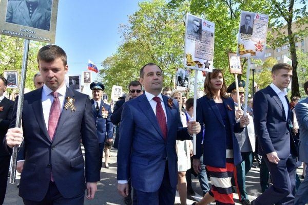 Депутаты Мособлдумы приняли участие в акции «Бессмертный полк» в своих избирательных округах