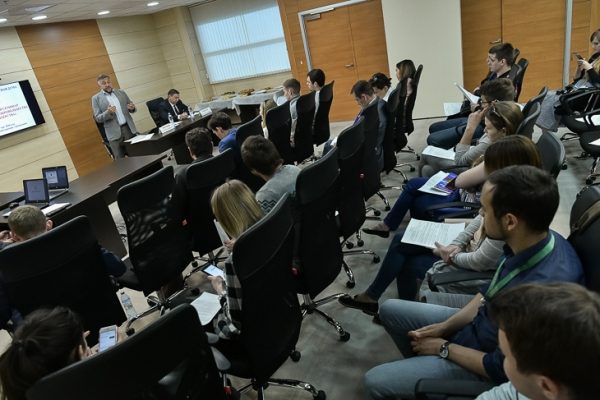В аэропорту «Домодедово» прошёл обучающий семинар для молодых парламентариев и волонтёров