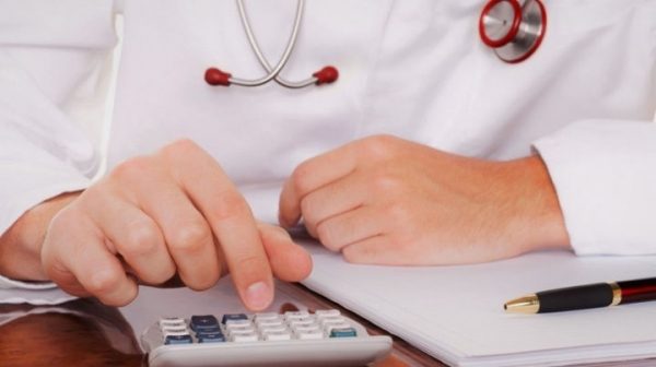 Подмосковные врачи общей практики теперь могут претендовать на «губернаторскую доплату»