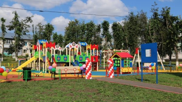 Более 180 дворовых территорий комплексно благоустроили в Подмосковье в начала года