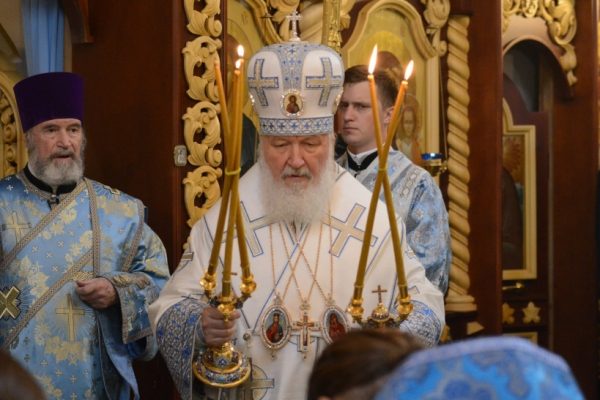 Патриарх Кирилл совершил литургию в соборе в Кашире