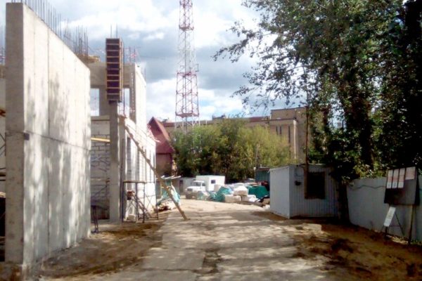 Областной Главгосстройнадзор проверил ход строительства пристройки к школе в Пушкине