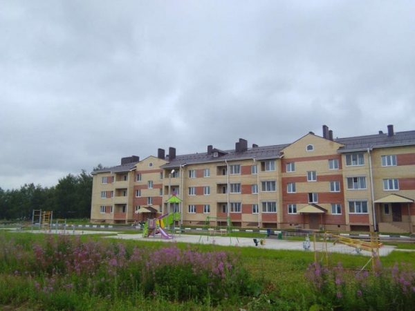 Свыше 1 тыс. кв.м аварийного жилья расселят в сентябре в Краснозаводске